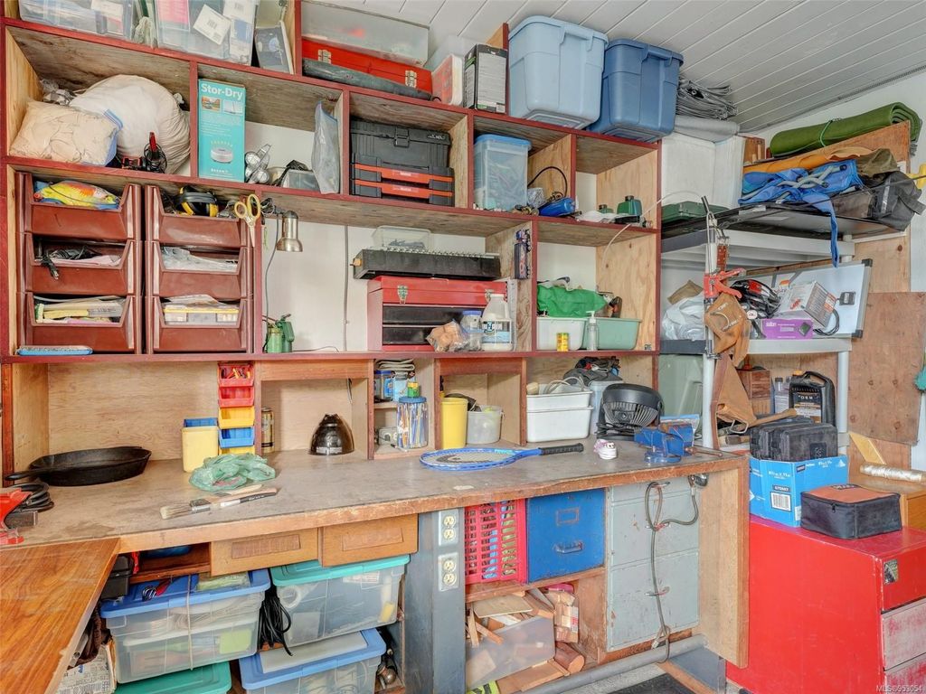 listing image 16049789380777500296