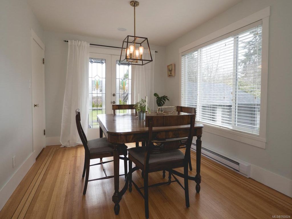 listing image 16049915973745075234