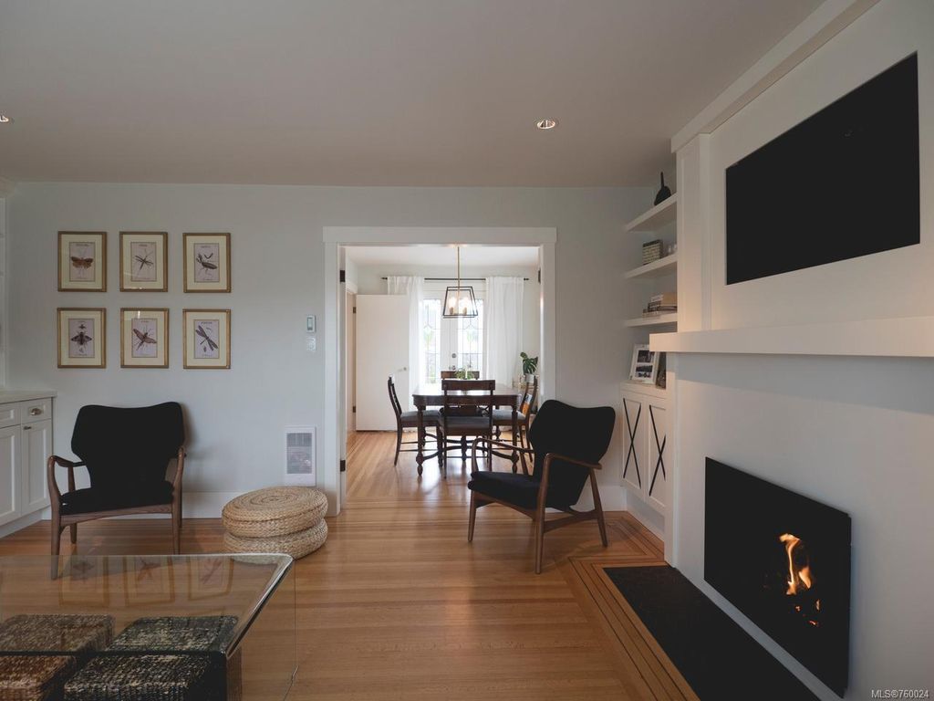 listing image 16049791839515484879