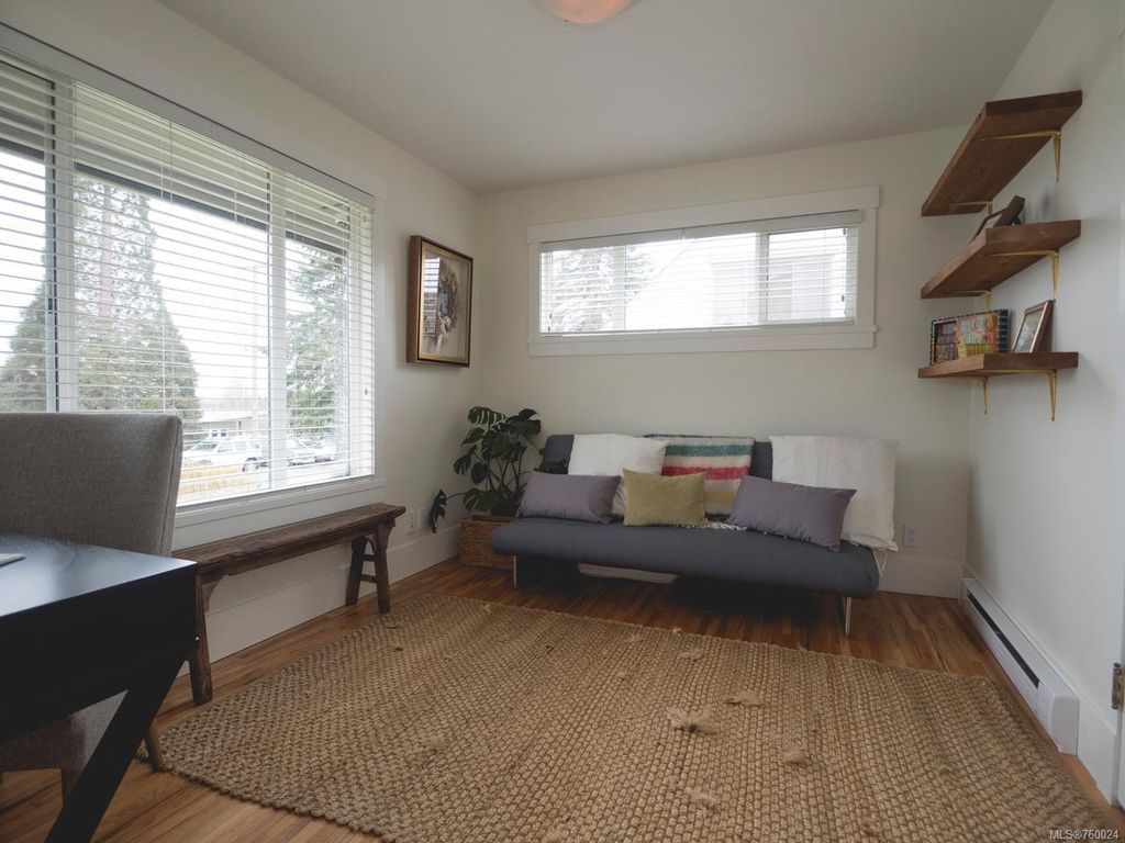 listing image 16048839393470504848