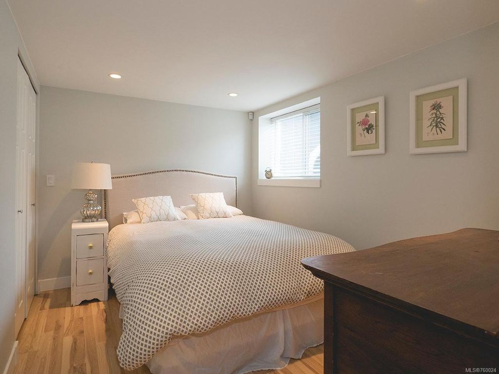 listing image 16043431604108256537
