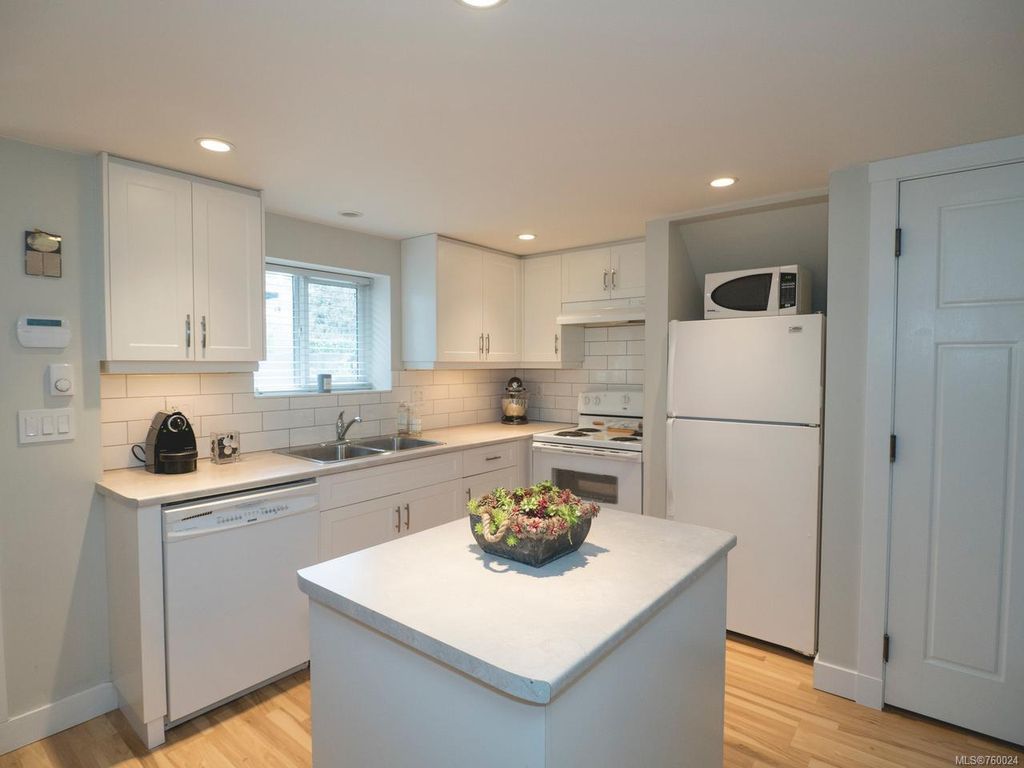 listing image 16042934760712868389
