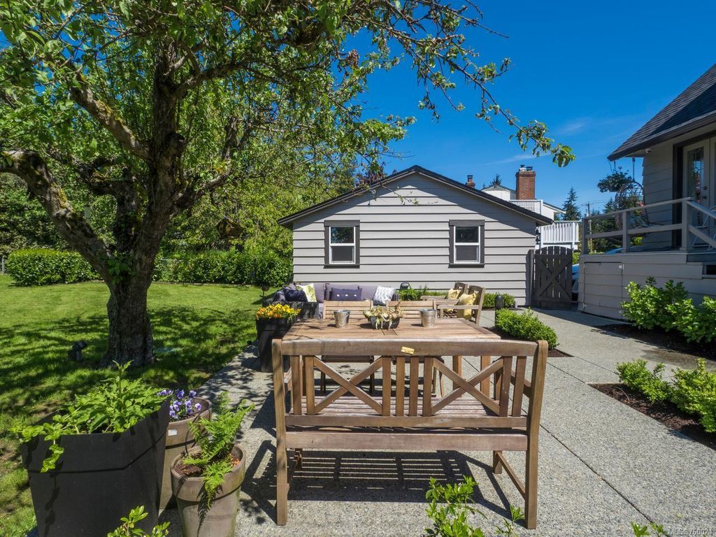 listing image 16043922156825901612