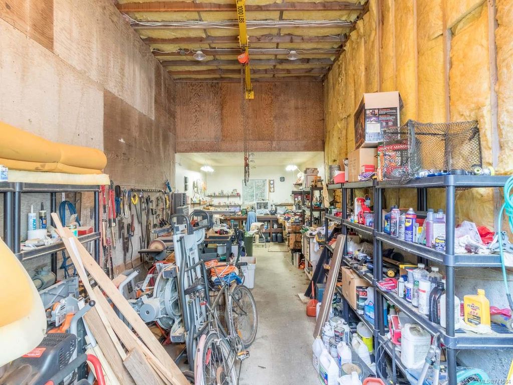 listing image 16041924914861899556