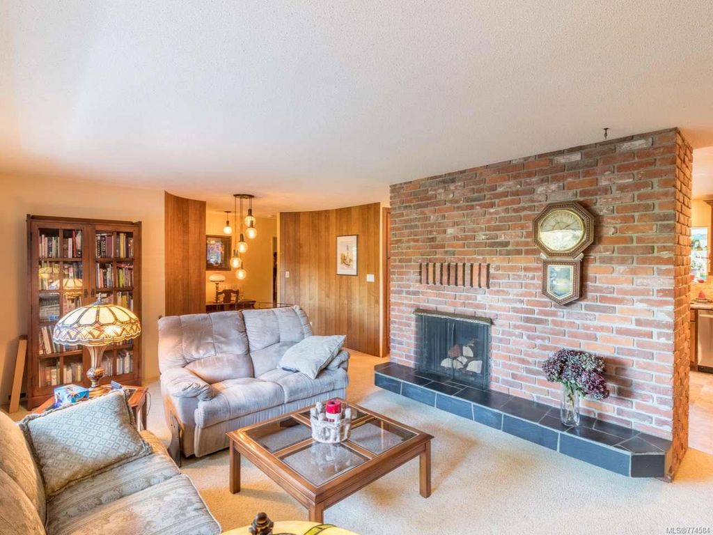 listing image 16042575966408569715