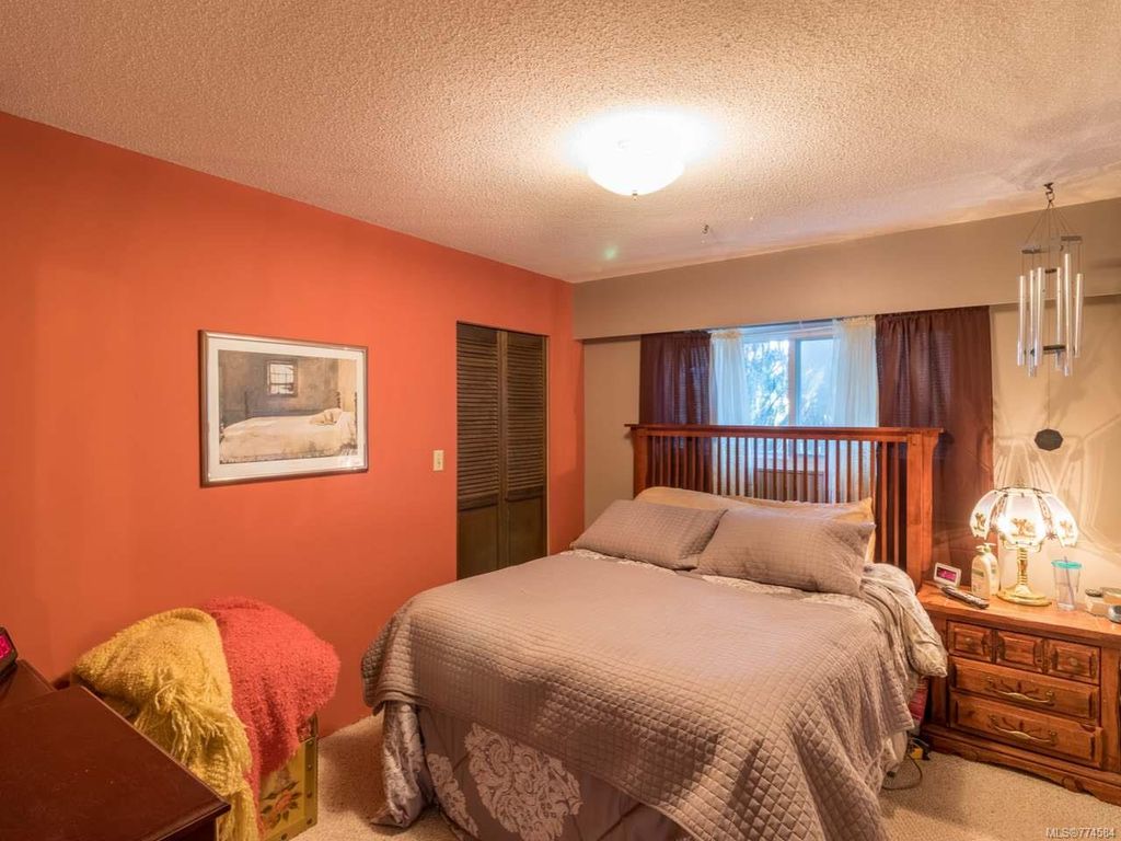 listing image 16043519804955082493