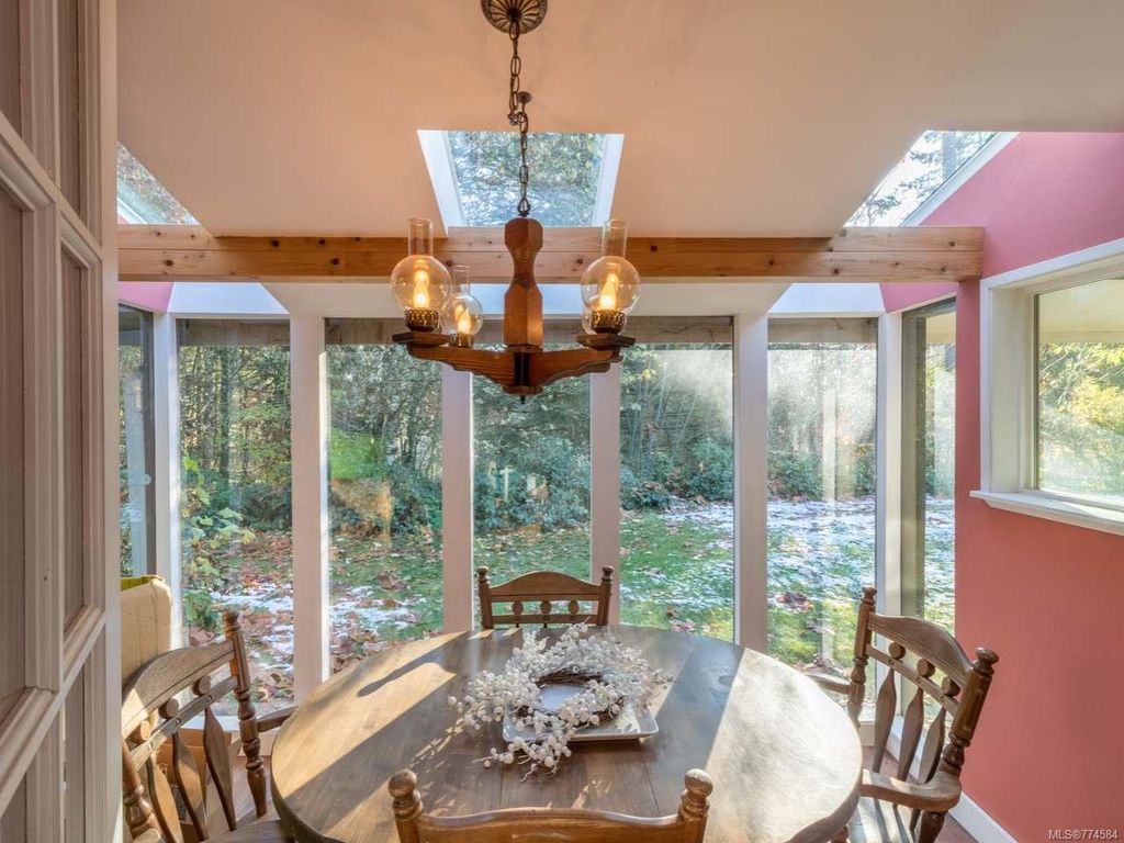 listing image 16042814067072059906