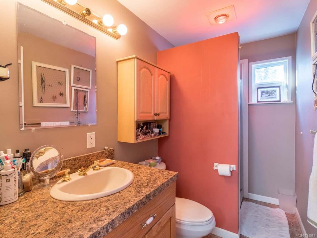 listing image 16048351960168354627