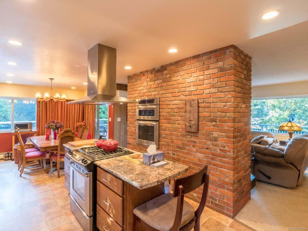 listing image 16041755810362525199