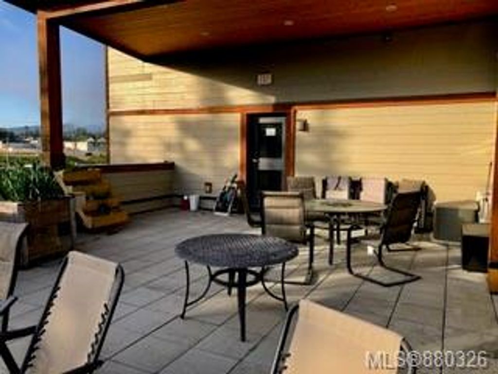 listing image 16046985002804246997