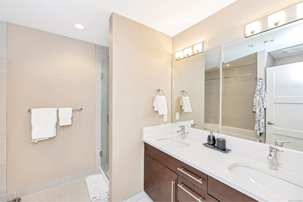 listing image 16045575020492379225