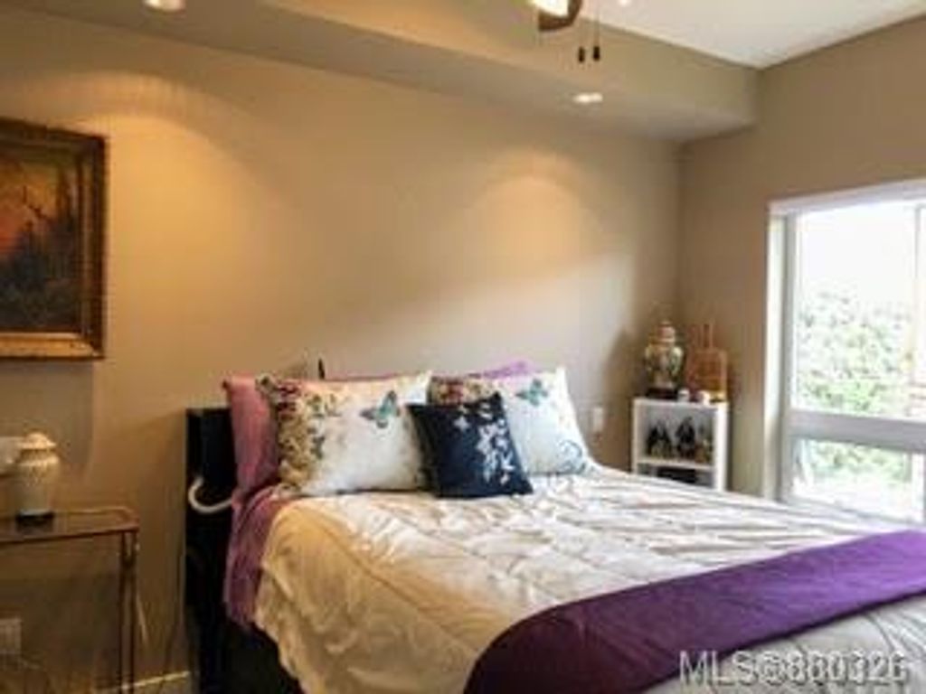 listing image 16048811097694154026