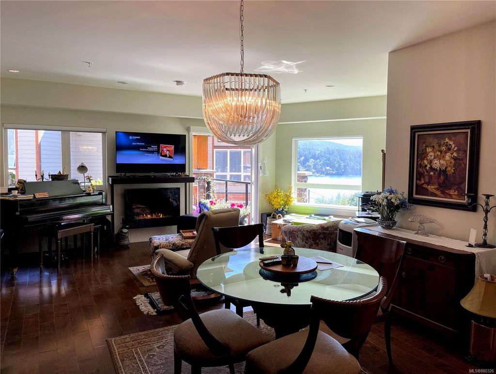 listing image 16047274137512482430