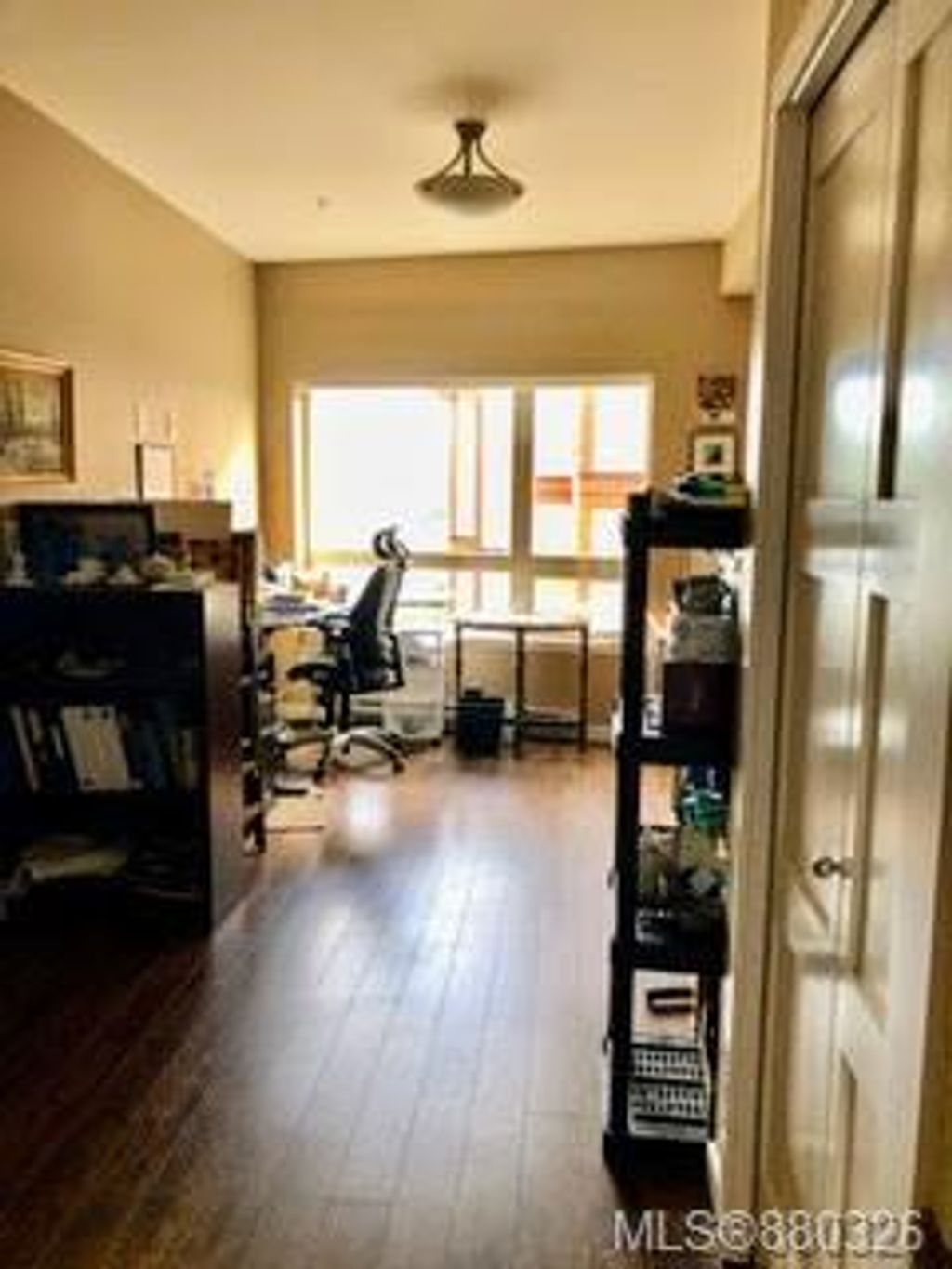 listing image 16042980951576695359