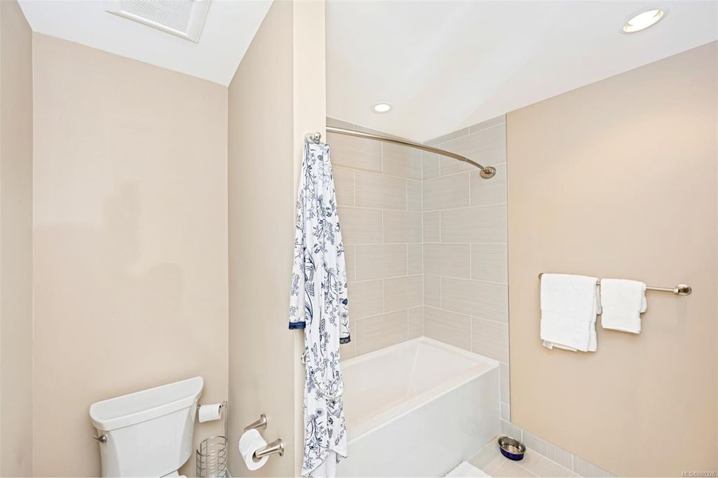 listing image 16043751076616661026