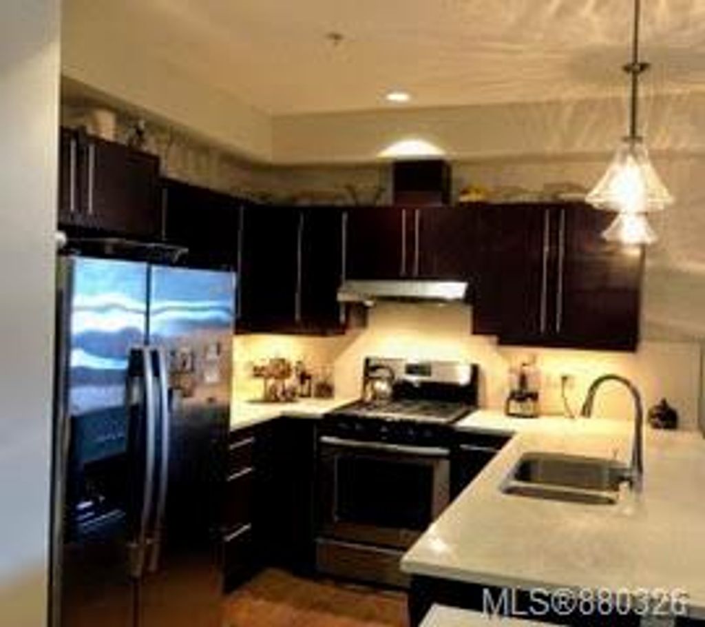 listing image 16043714594974880516