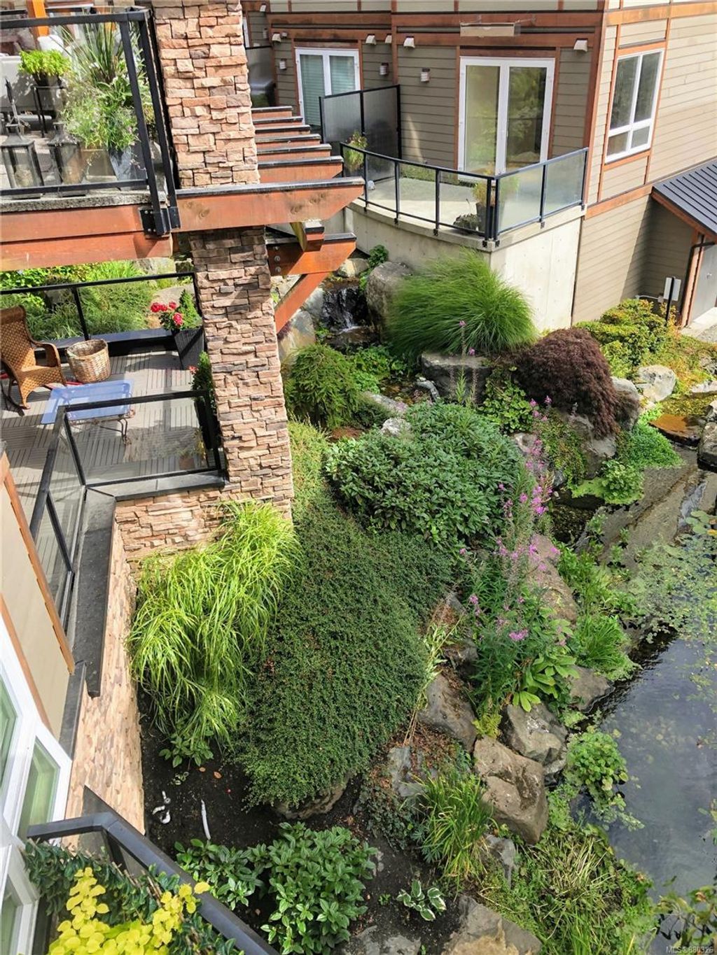 listing image 16041343130037331172