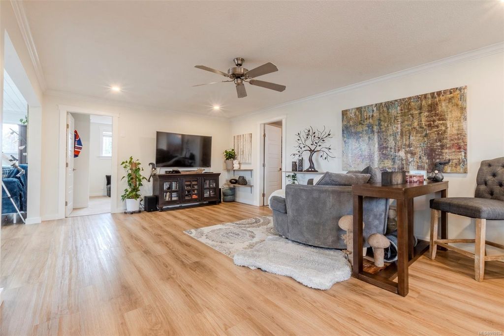 listing image 16042006204829139322