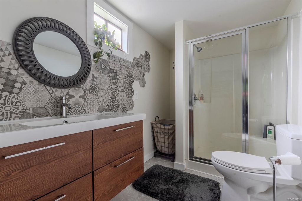 listing image 16042934182925709435