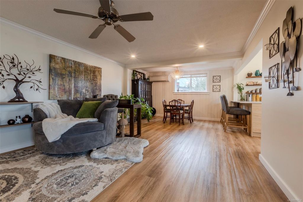 listing image 16045901665038614971