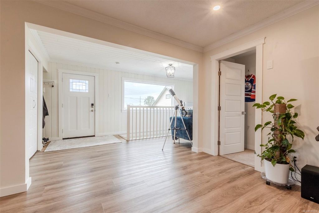 listing image 16049987988071932318