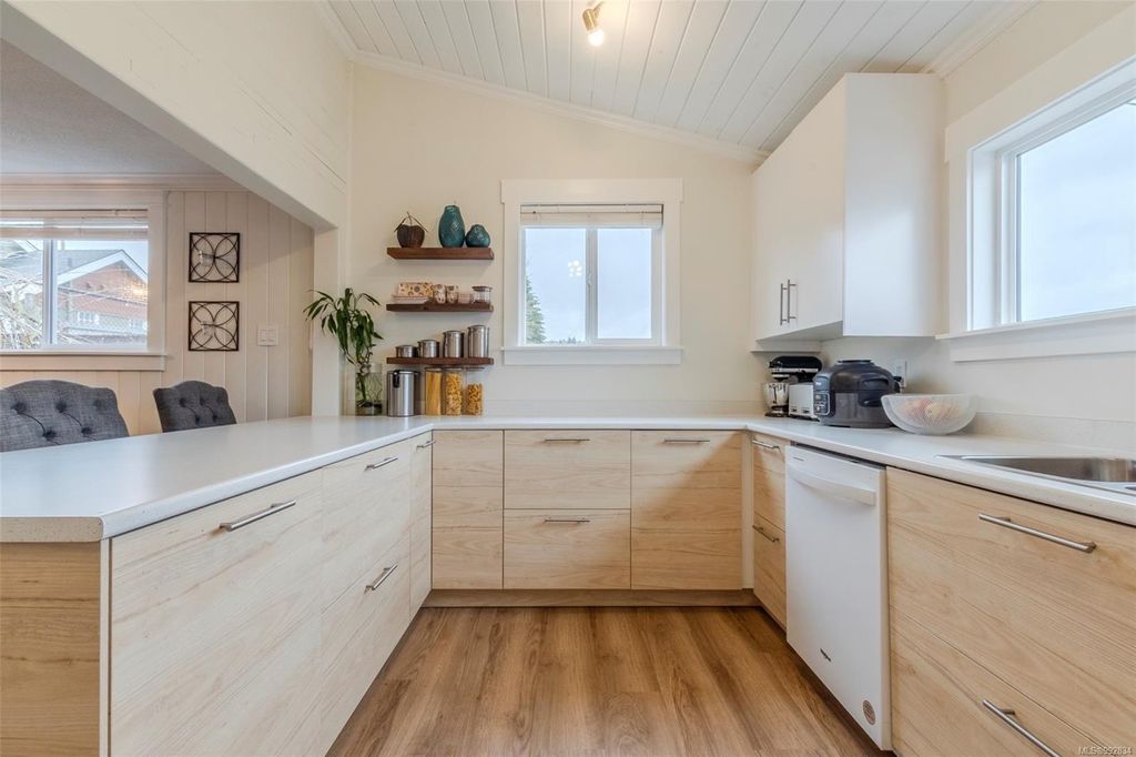 listing image 16047831114140981782