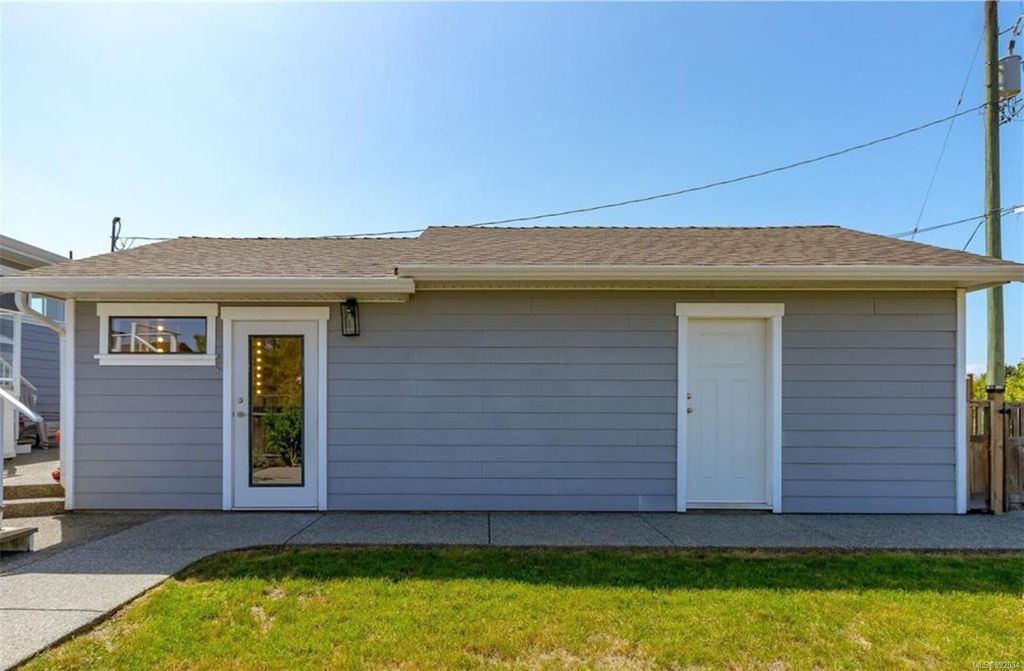listing image 16048744908005368143