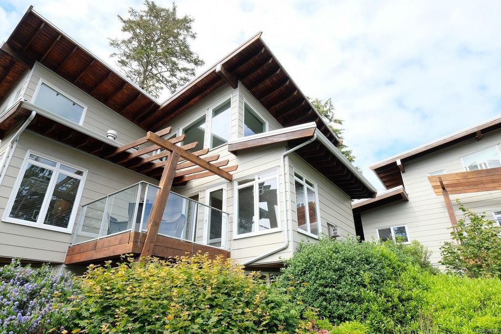 listing image 16048456342095662552