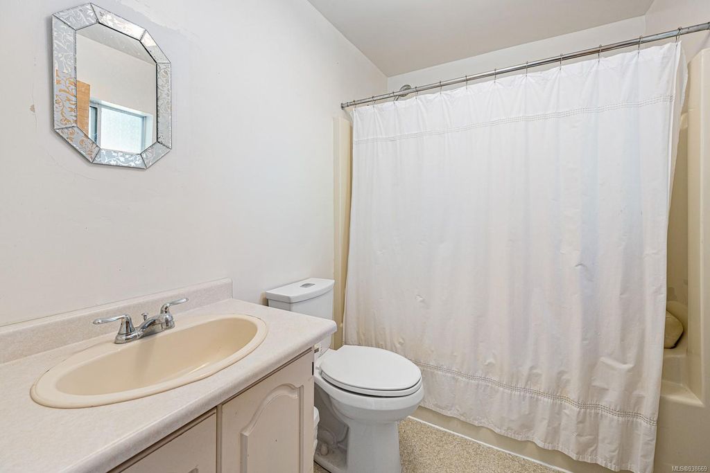 listing image 16046122545069734170