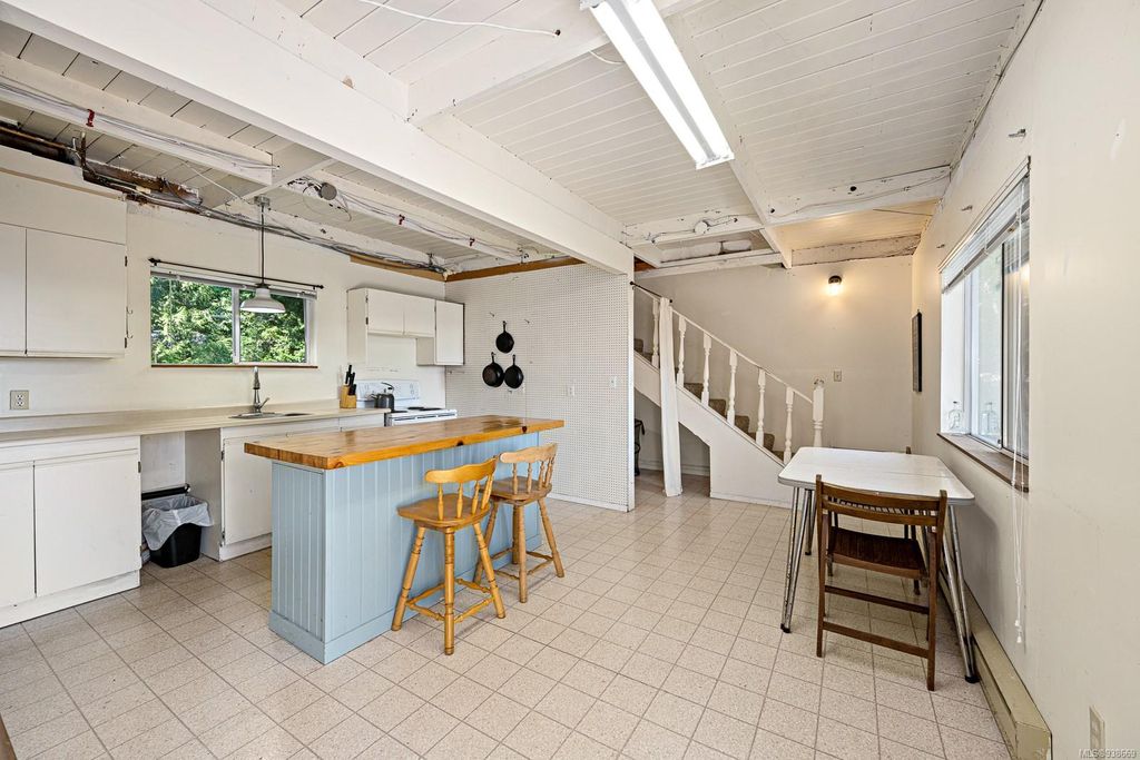 listing image 16041389441234819054