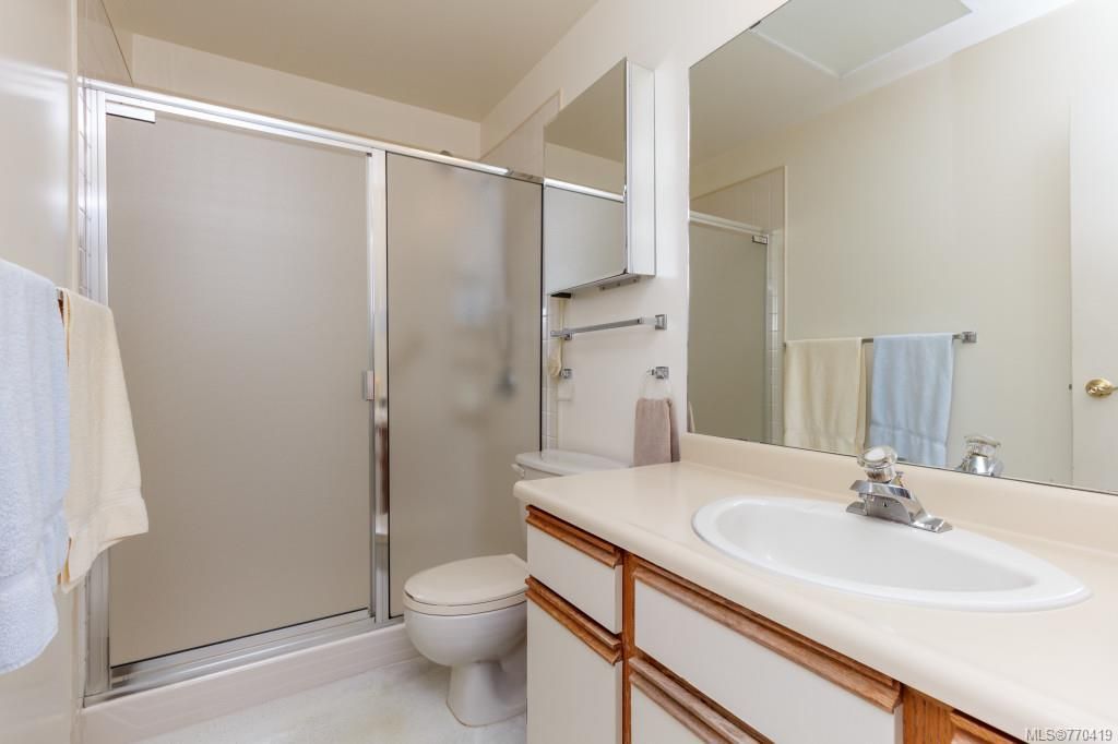 listing image 16041993006057171841