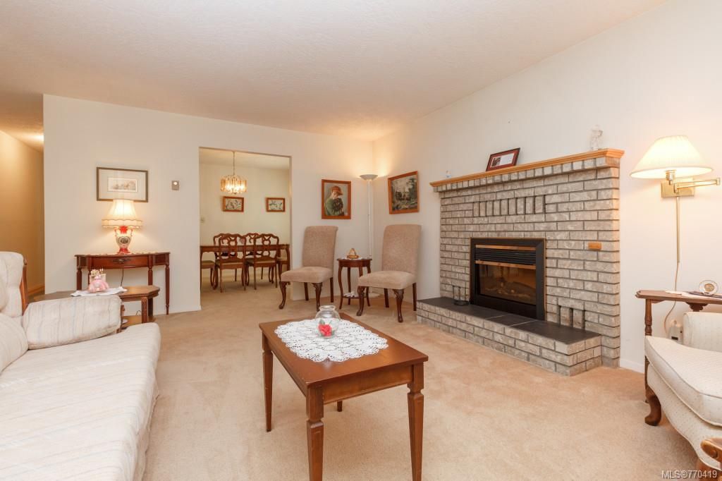 listing image 16046973695714553242