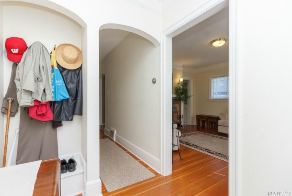 listing image 16040989283833787653