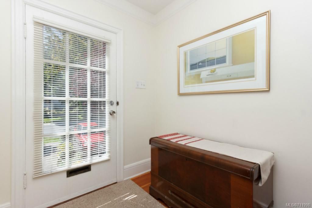 listing image 16044251152739157801