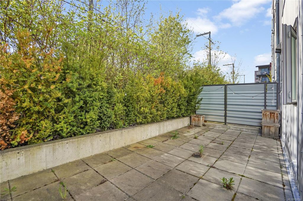 listing image 16045312608555127085