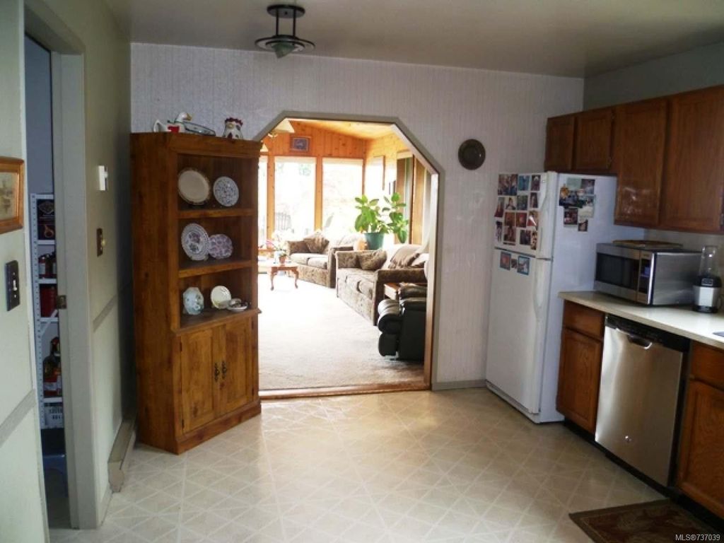 listing image 16045032236976082102