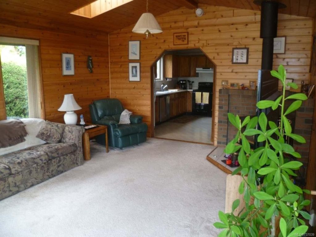 listing image 16047279311773930396