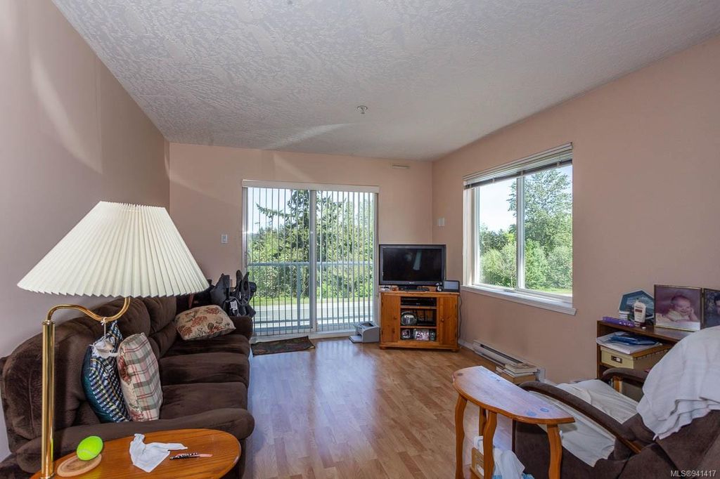 listing image 16047032875227143464