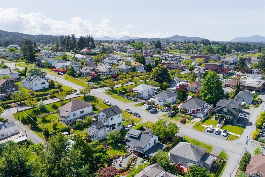 listing image 16043338167799649276