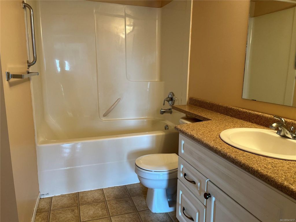listing image 16044874723888720386