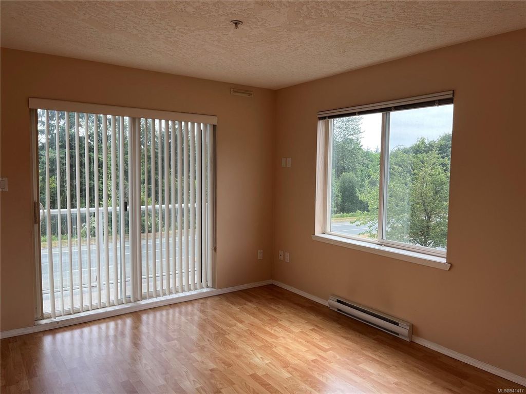 listing image 16047078636920763854