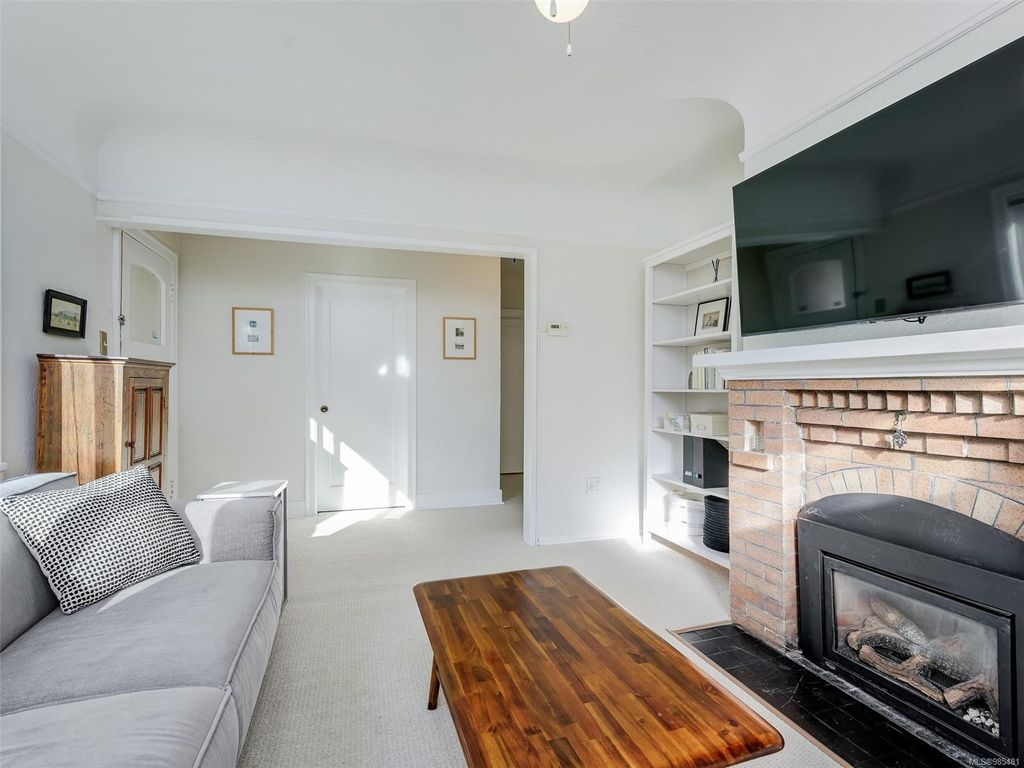 listing image 16042890452442123106