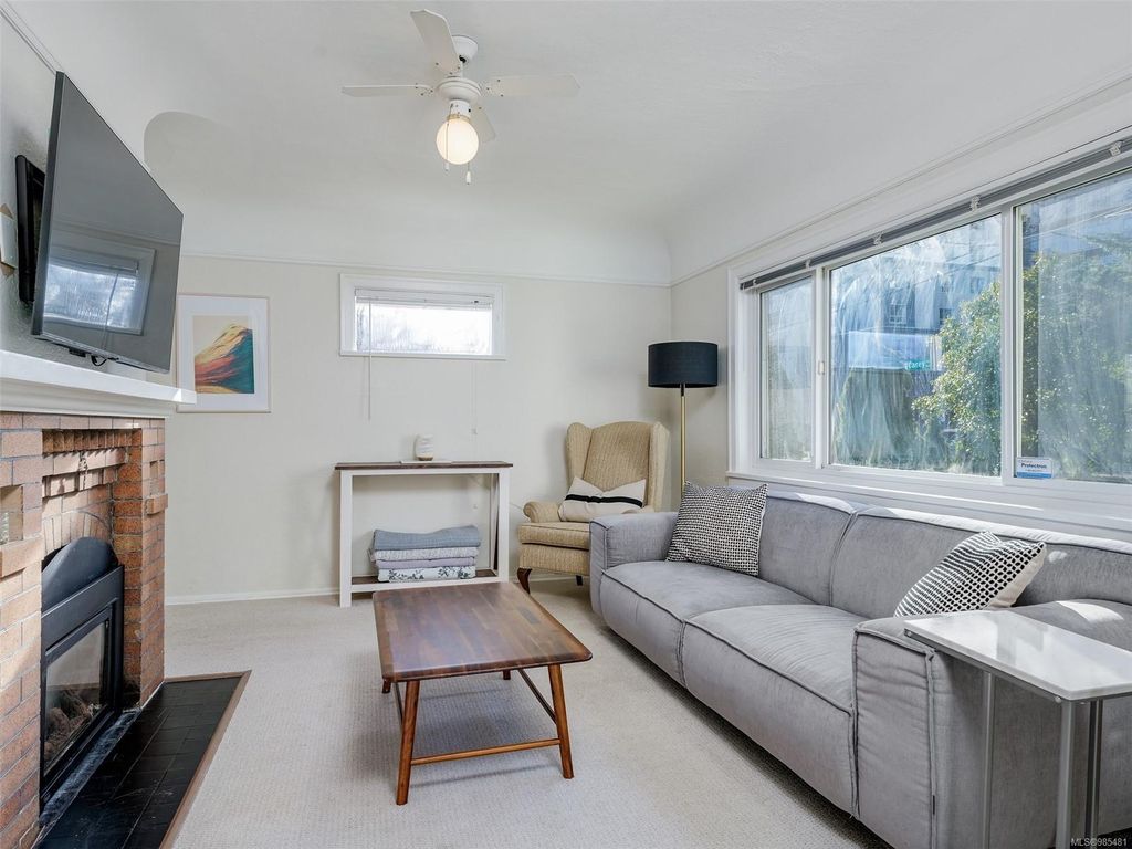 listing image 16047772567379658999
