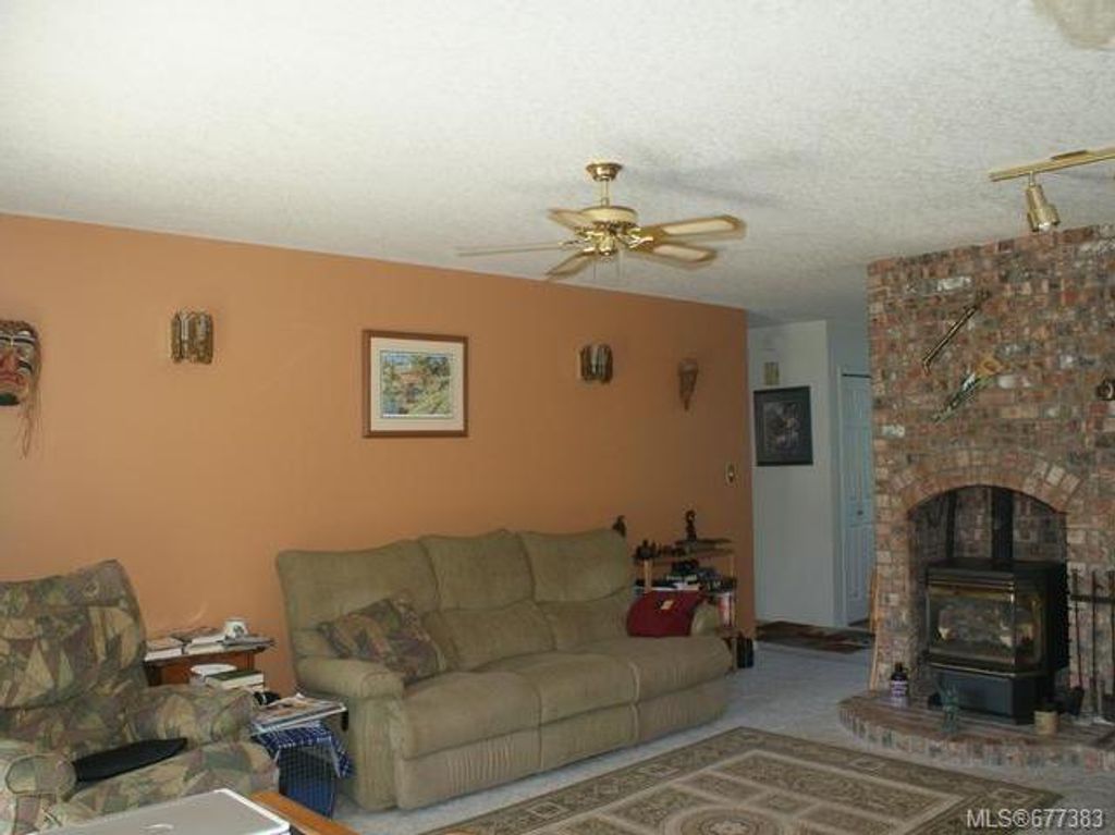 listing image 16047135869152129192