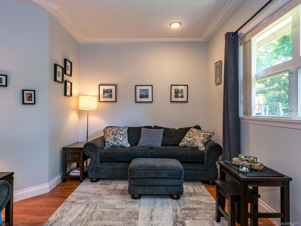 listing image 16045066382976537660
