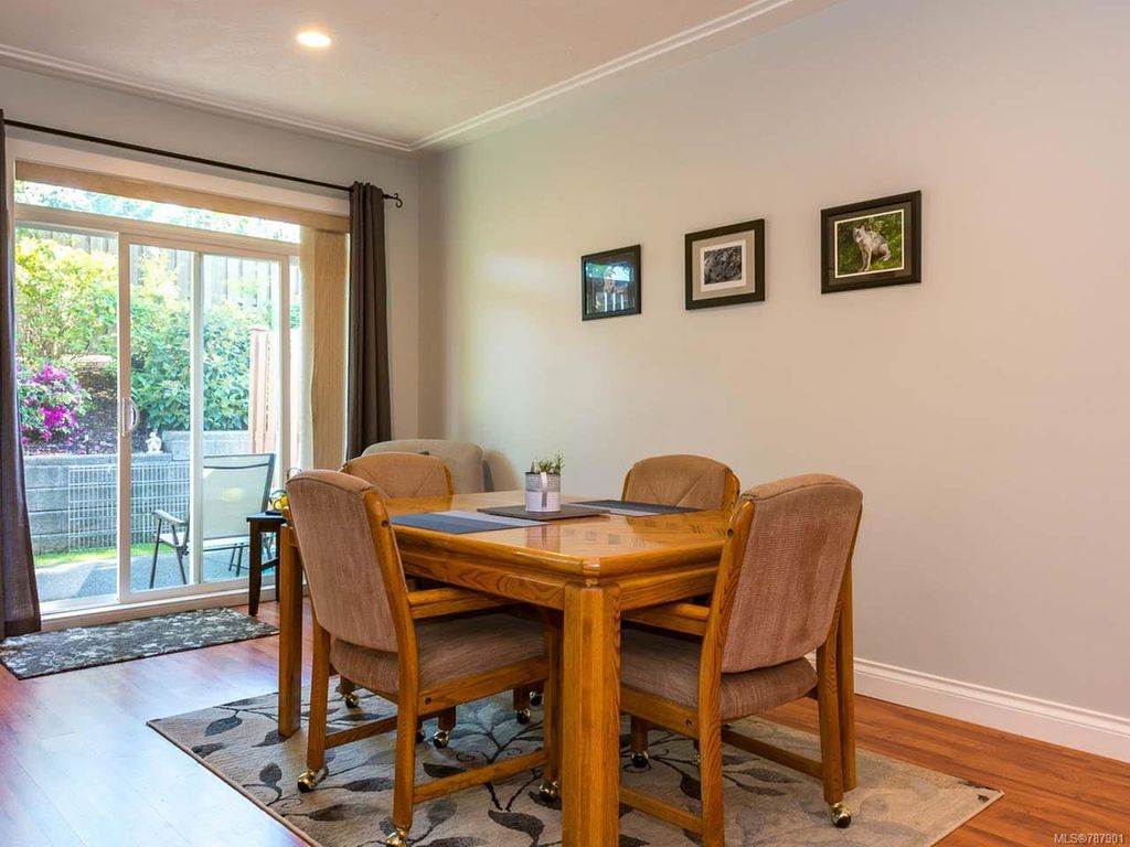 listing image 16048717721005669418