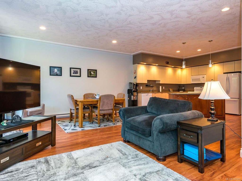 listing image 16043868633264991835