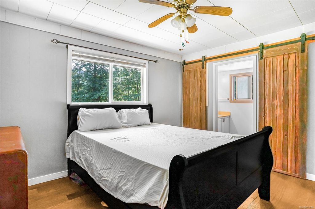 listing image 16041767329074745508