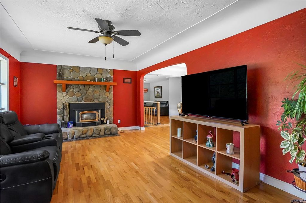 listing image 16040563135450867163