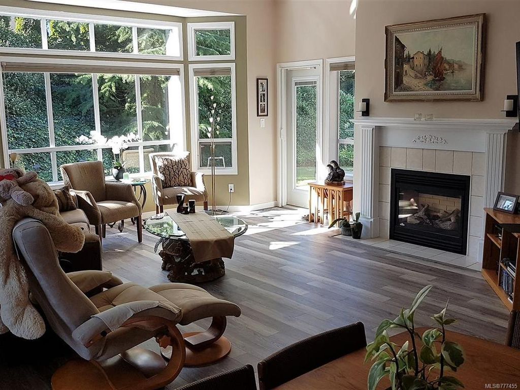 listing image 16046643979780228089